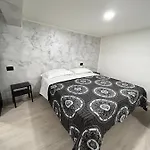 Luxury Valentino Νάπολη