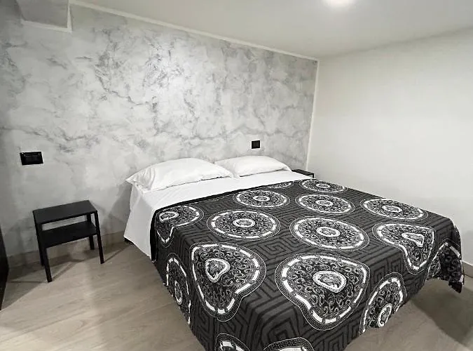 Luxury Valentino Νάπολη