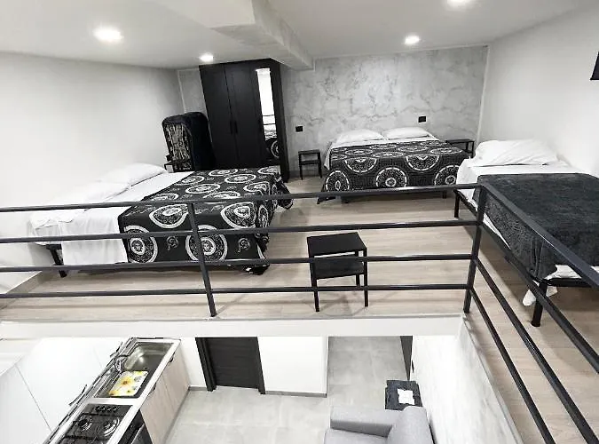 Luxury Valentino Νάπολη