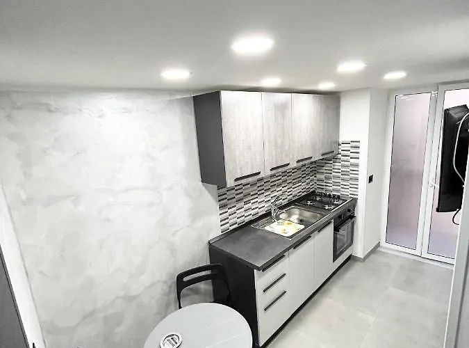 Luxury Valentino Νάπολη